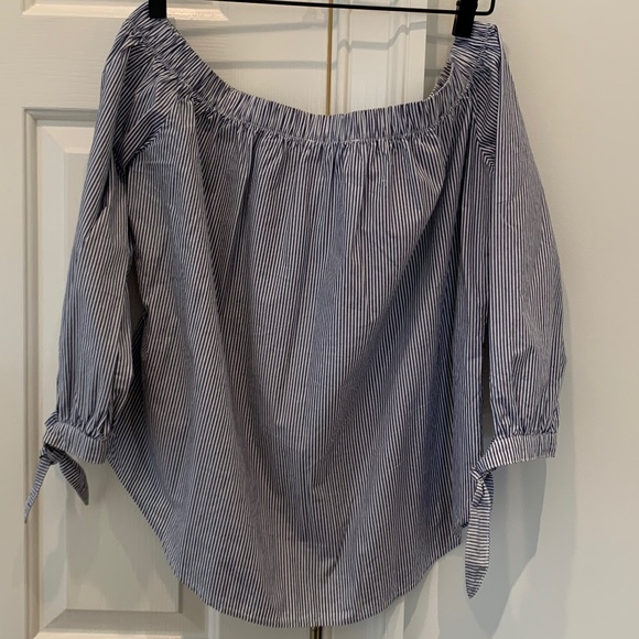 A&F Off-The-Shoulder Striped Top - Picture 4 of 6